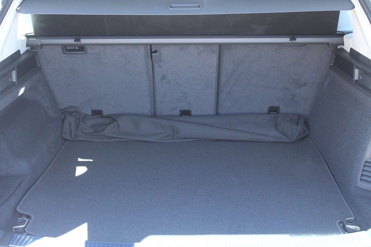 2025 Volkswagen Touareg 170TDI RC