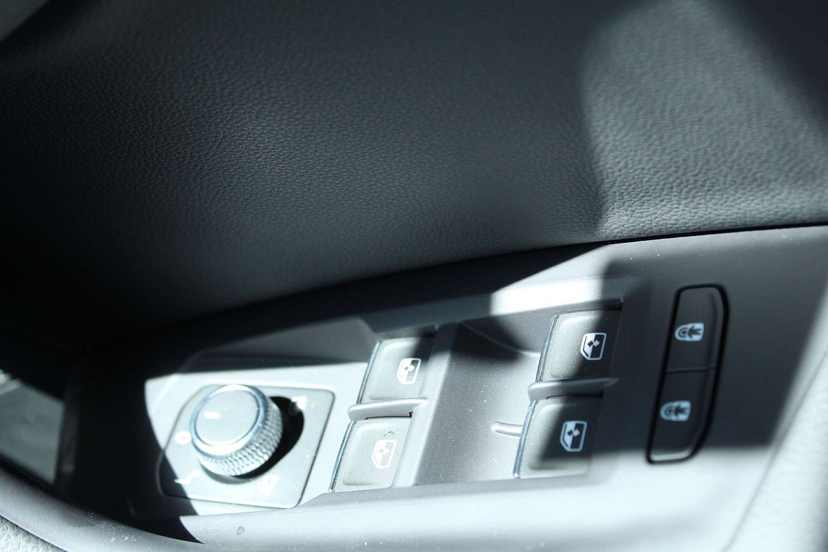 2025 Volkswagen Touareg 170TDI RC