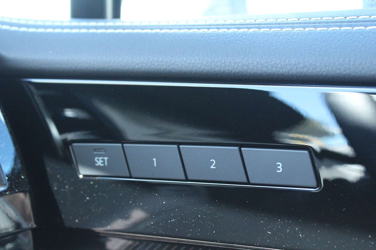 2025 Volkswagen Touareg 170TDI RC