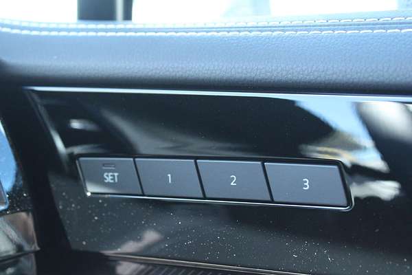 2025 Volkswagen Touareg 170TDI RC