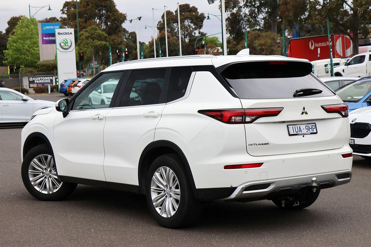 2023 Mitsubishi Outlander LS ZM