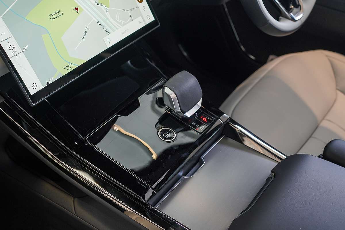 2025 Land Rover Range Rover Sport PHEV P460e Dynamic HSE L461