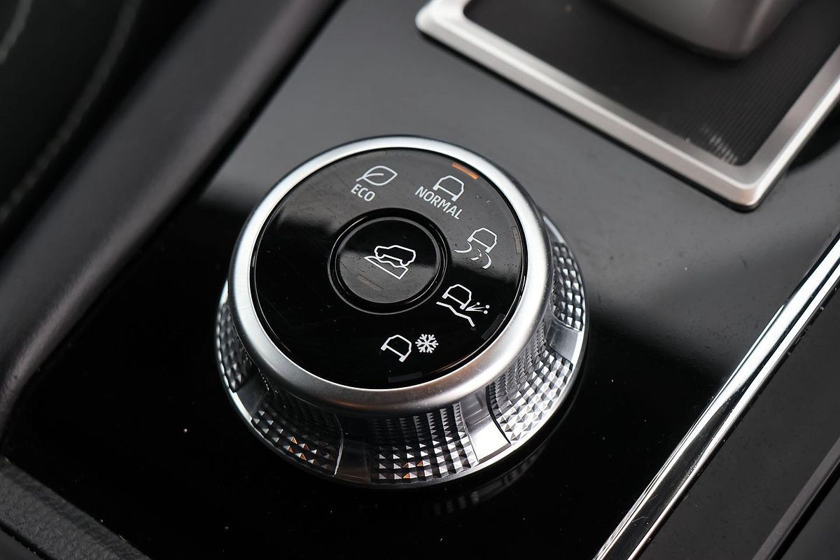 2023 Mitsubishi Outlander ES ZM