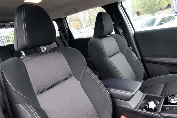 2023 Mitsubishi Outlander ES ZM