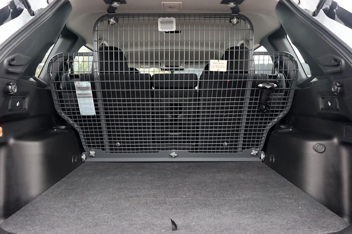 2023 Mitsubishi Outlander ES ZM