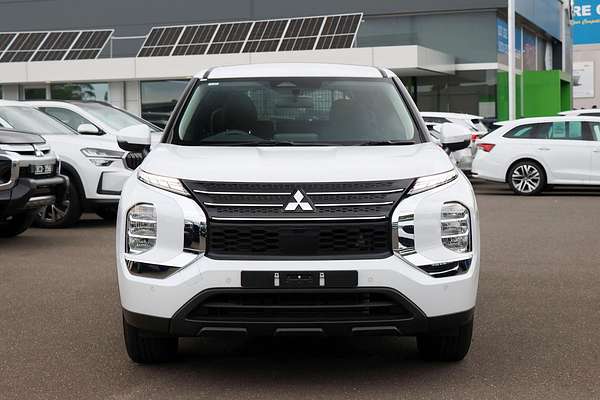 2023 Mitsubishi Outlander ES ZM