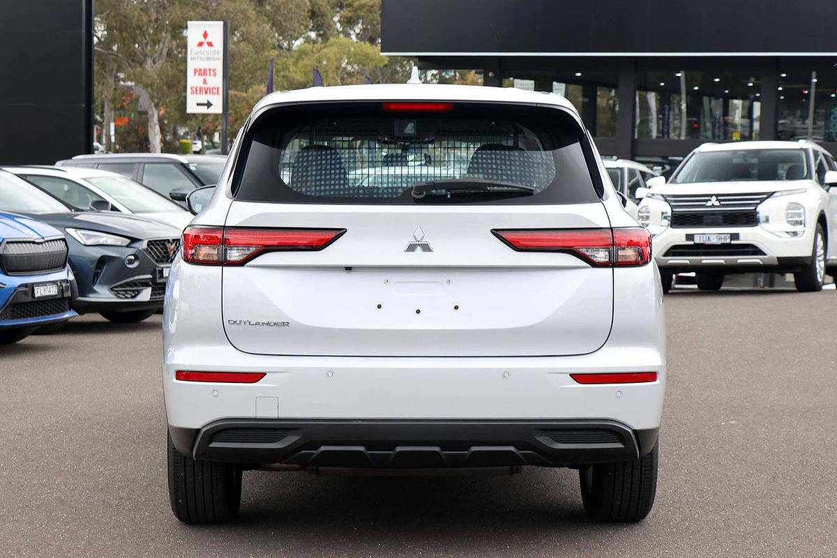 2023 Mitsubishi Outlander ES ZM