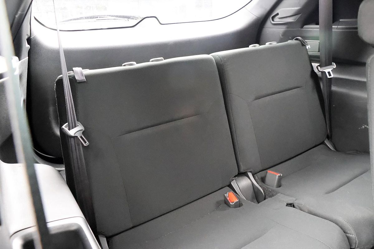 2023 Mitsubishi Outlander LS ZM