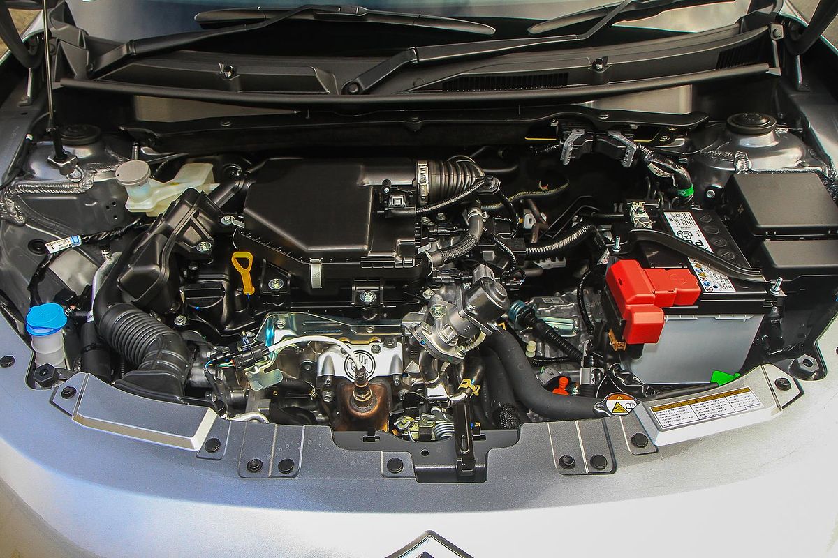 2025 Suzuki Swift Hybrid GLX UZ