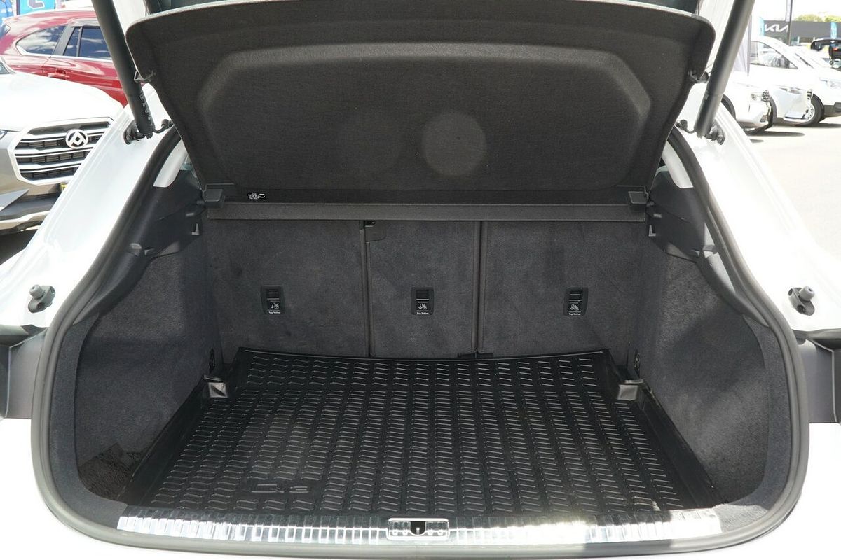 2022 Audi Q3 35 TFSI S line F3