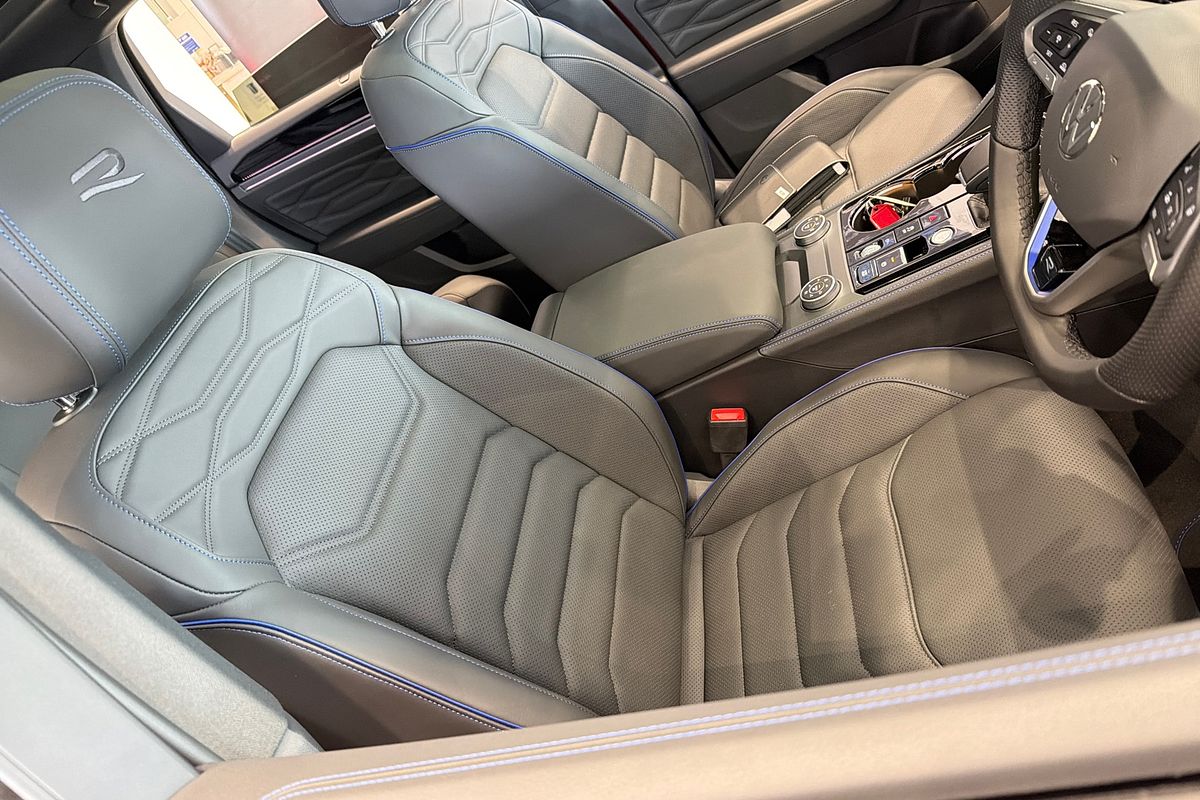 2025 Volkswagen Touareg R RC