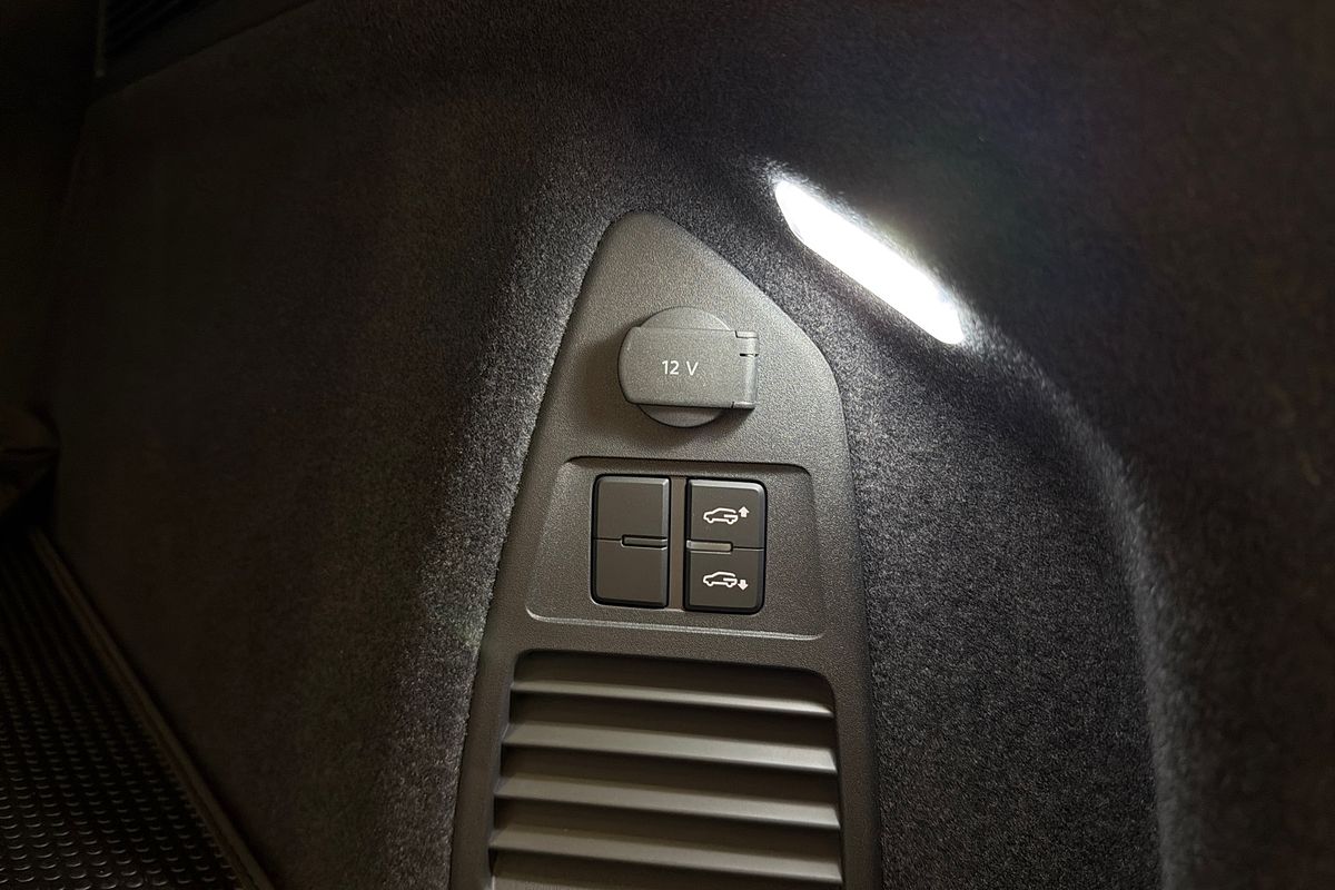 2025 Volkswagen Touareg R RC