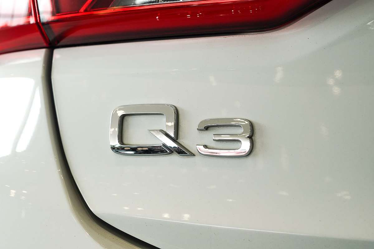 2022 Audi Q3 35 TFSI S line F3