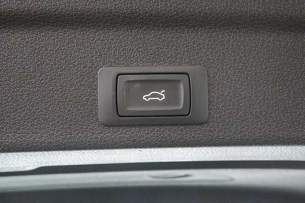 2022 Audi Q3 35 TFSI S line F3