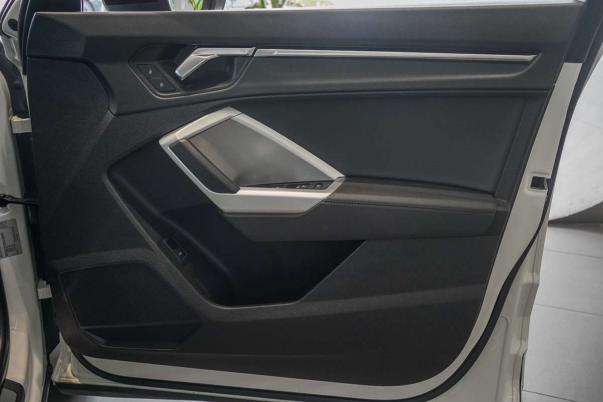 2022 Audi Q3 35 TFSI S line F3