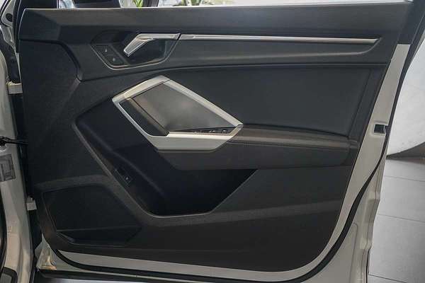 2022 Audi Q3 35 TFSI S line F3