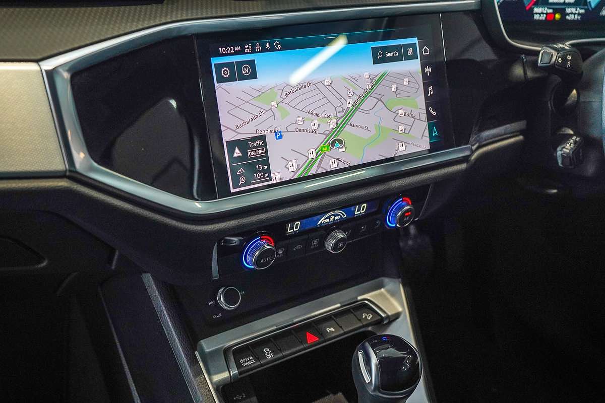 2022 Audi Q3 35 TFSI S line F3