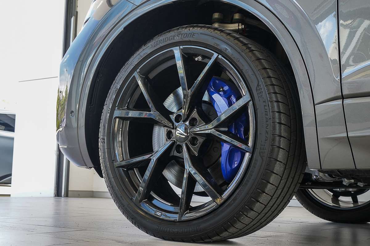 2025 Volkswagen Touareg R RC