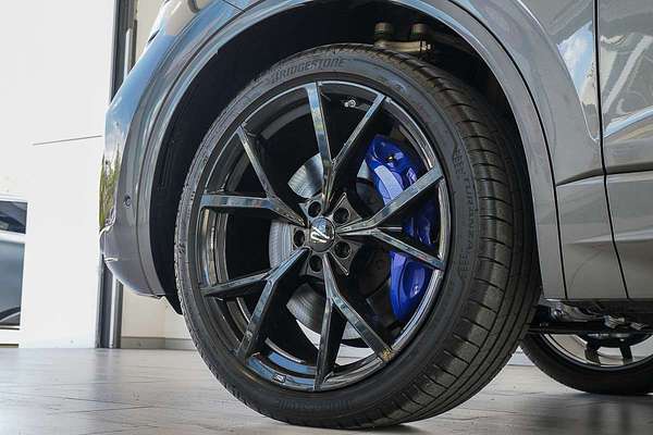 2025 Volkswagen Touareg R RC