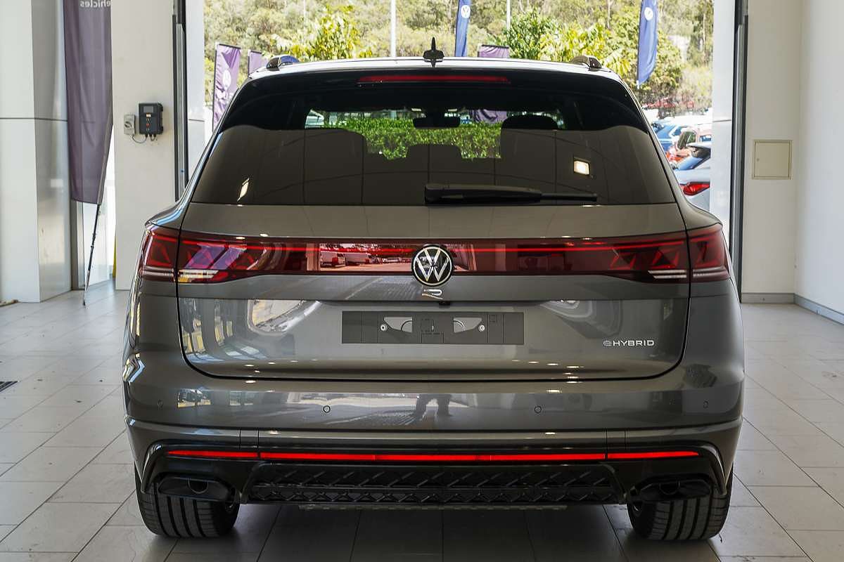 2025 Volkswagen Touareg R RC