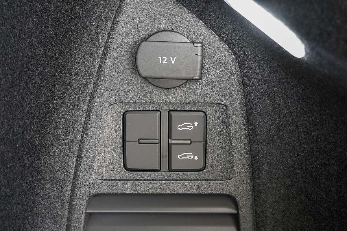 2025 Volkswagen Touareg R RC