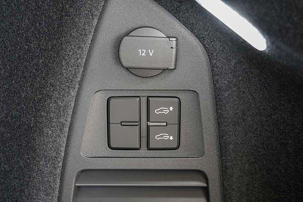 2025 Volkswagen Touareg R RC