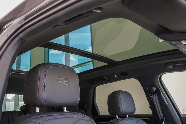 2025 Volkswagen Touareg R RC