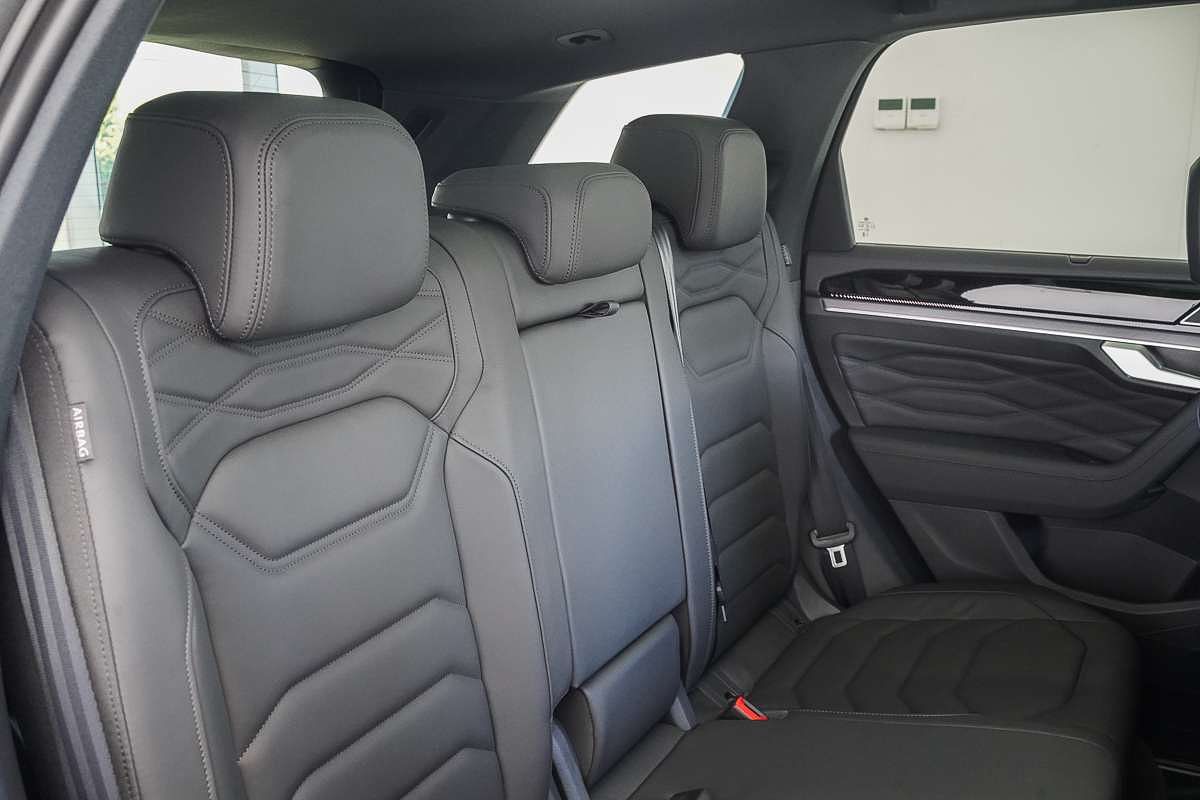 2025 Volkswagen Touareg R RC