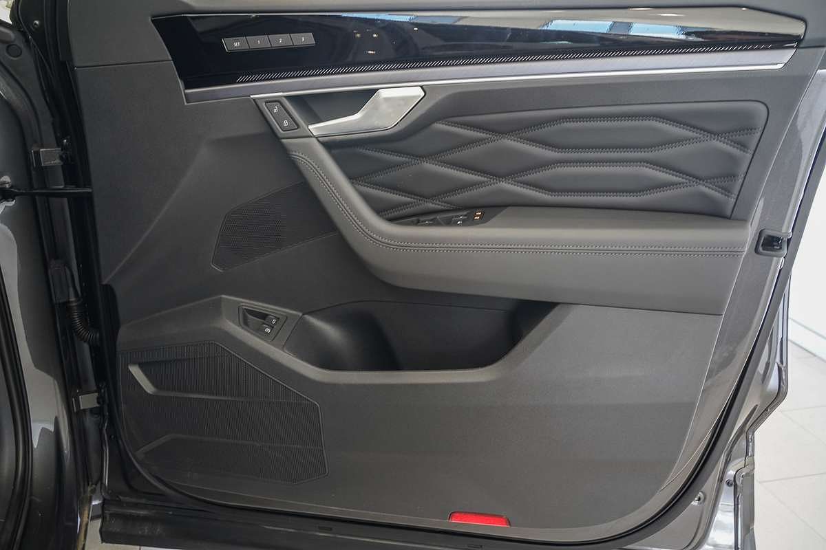 2025 Volkswagen Touareg R RC