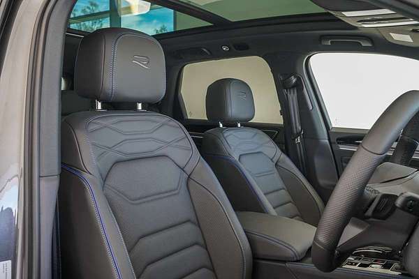 2025 Volkswagen Touareg R RC