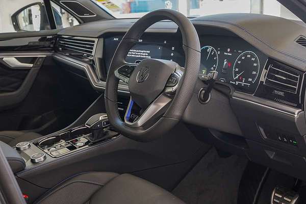 2025 Volkswagen Touareg R RC