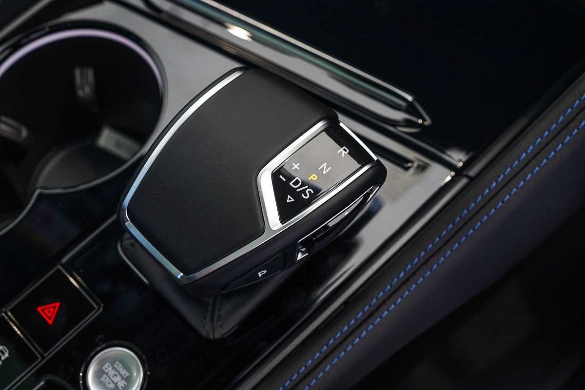 2025 Volkswagen Touareg R RC