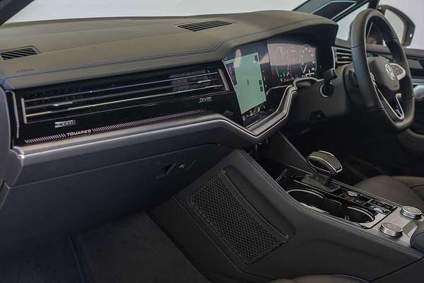 2025 Volkswagen Touareg R RC