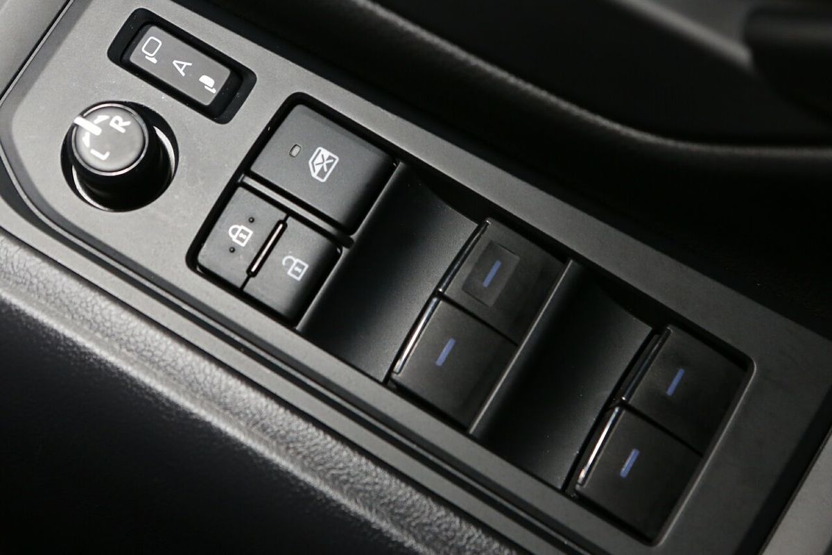 2024 Toyota Landcruiser GXL FJA300R