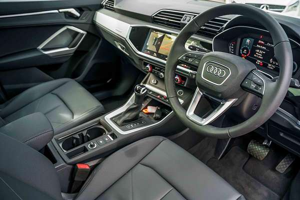 2025 Audi Q3 35 TFSI S line edition F3