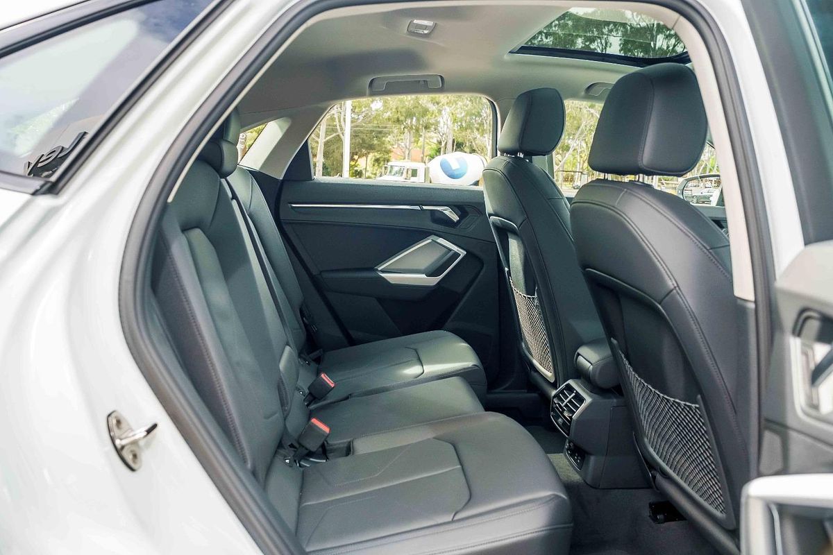 2025 Audi Q3 35 TFSI S line edition F3