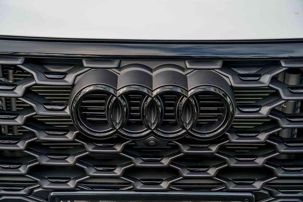 2025 Audi Q3 35 TFSI S line edition F3