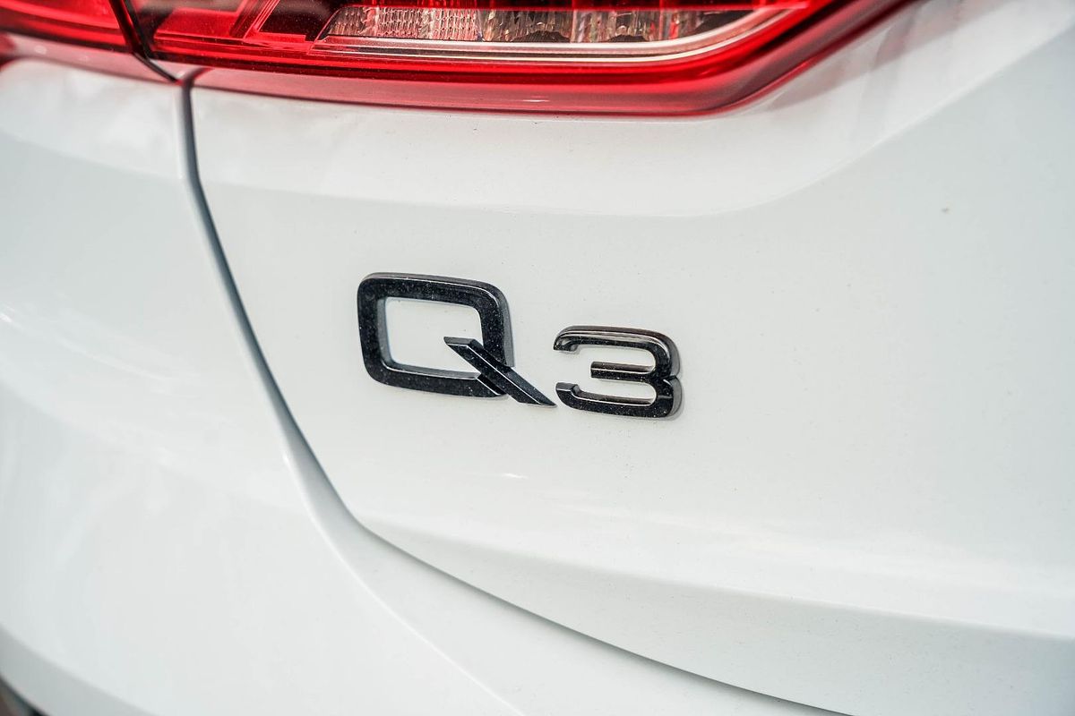 2025 Audi Q3 35 TFSI S line edition F3