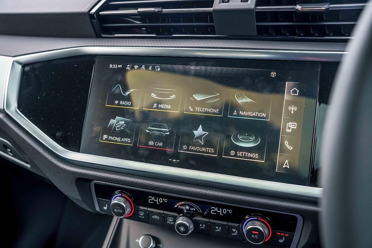 2025 Audi Q3 35 TFSI S line edition F3