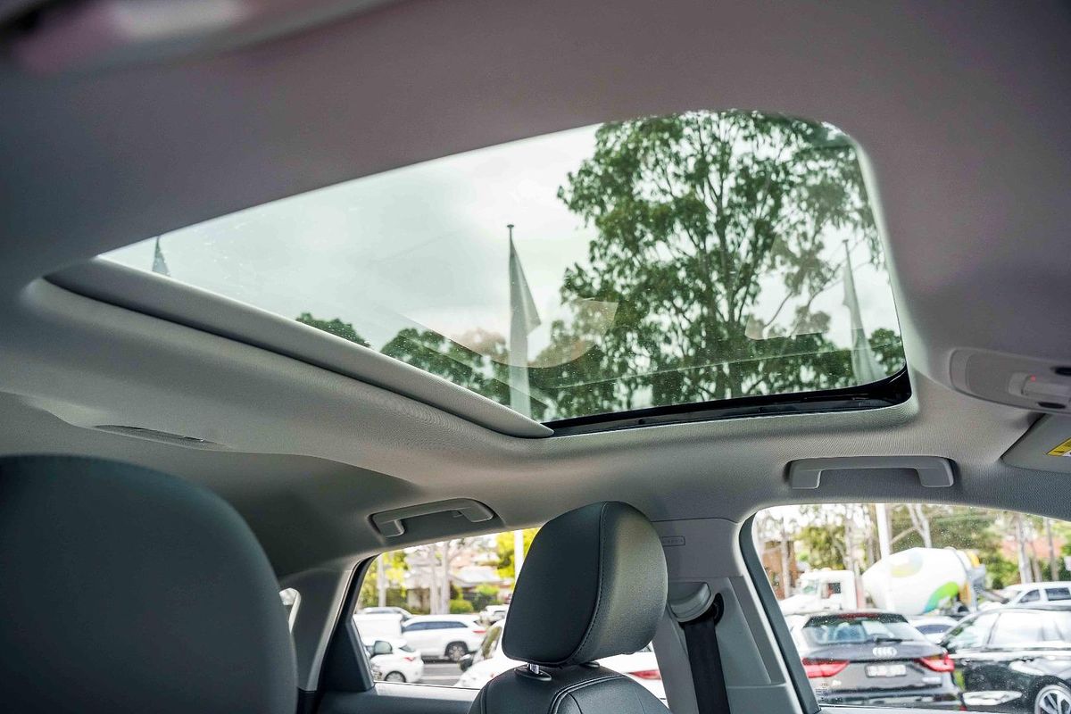 2025 Audi Q3 35 TFSI S line edition F3