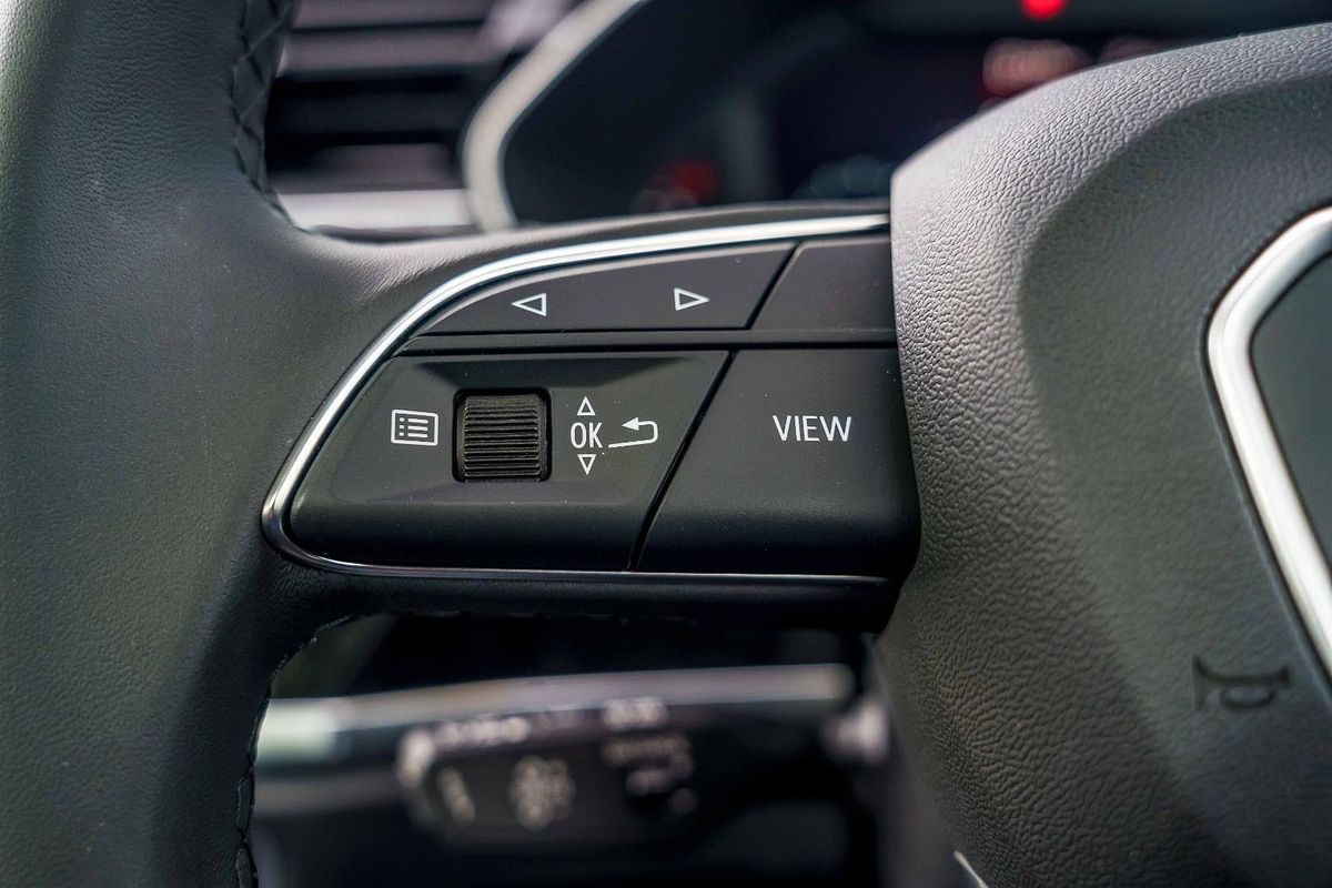 2025 Audi Q3 35 TFSI S line edition F3