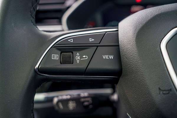 2025 Audi Q3 35 TFSI S line edition F3