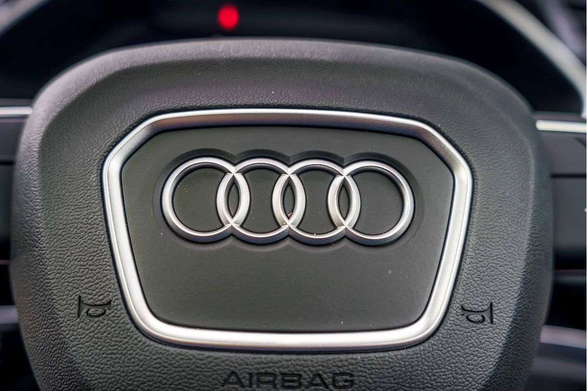 2025 Audi Q3 35 TFSI S line edition F3