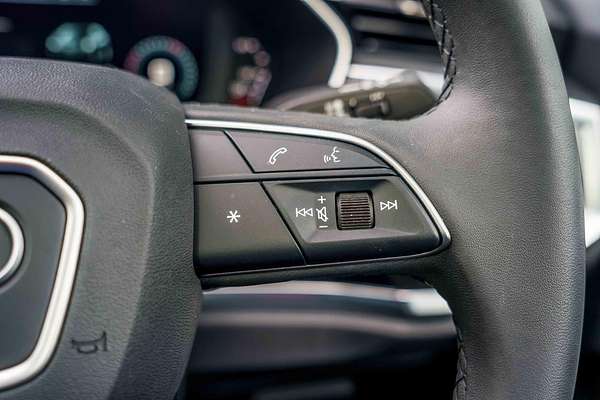 2025 Audi Q3 35 TFSI S line edition F3