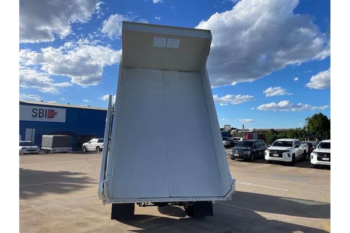 2025 Fuso Canter 815 Tipper