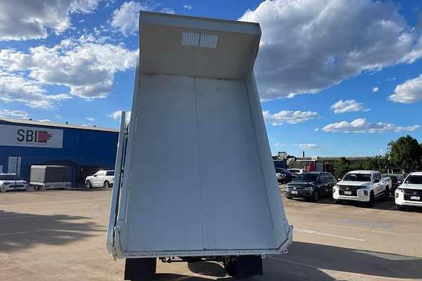 2025 Fuso Canter 815 Tipper