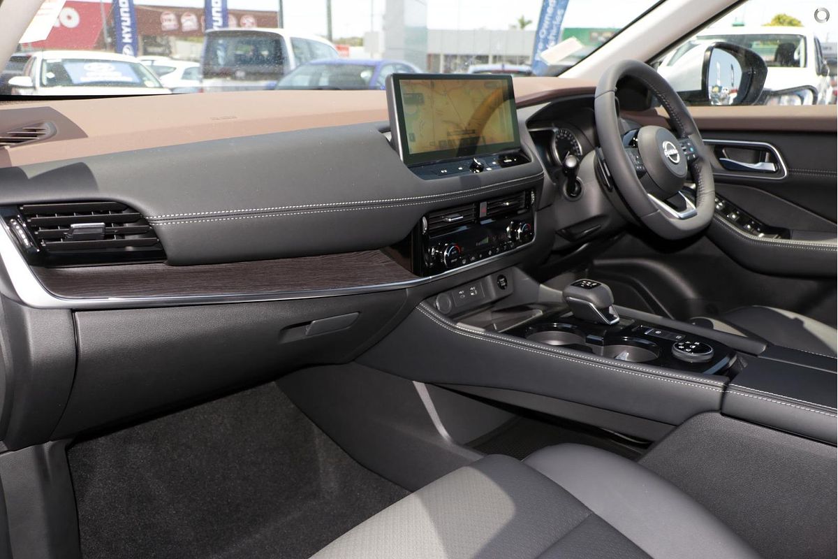 2025 Nissan X-TRAIL ST-L T33