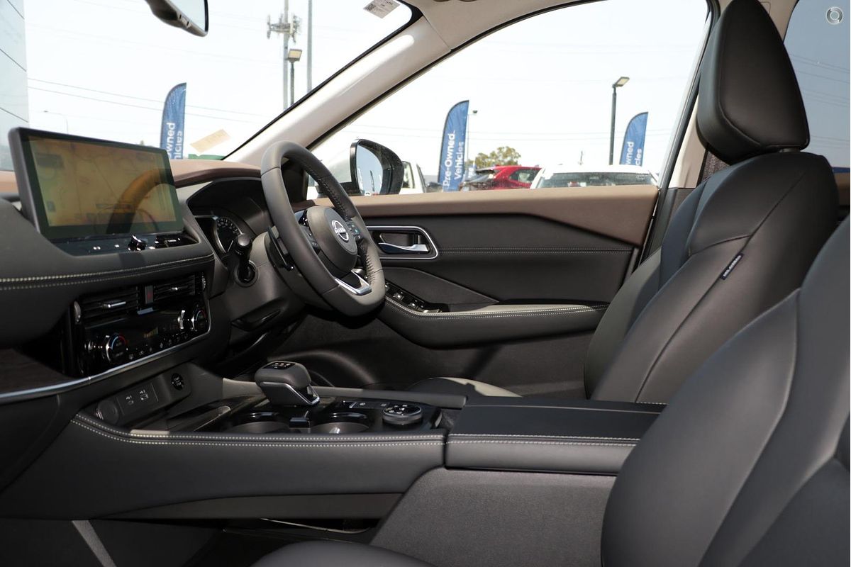 2025 Nissan X-TRAIL ST-L T33