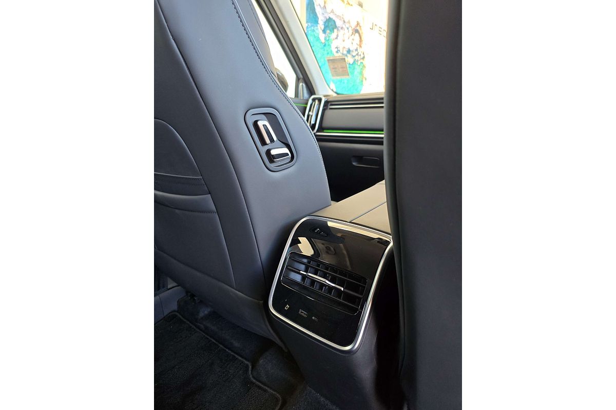 2025 Jaecoo J7 SHS Summit