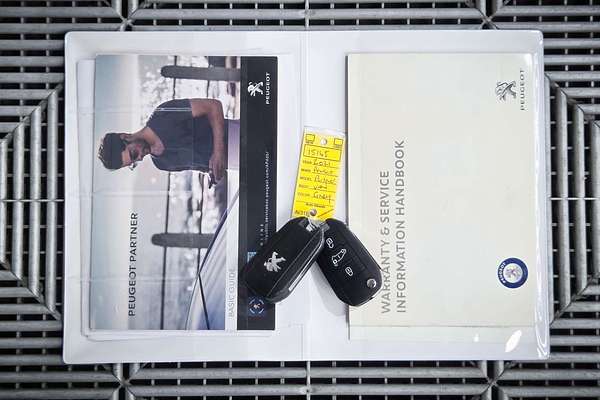 2021 Peugeot Partner K9 LWB Low Roof